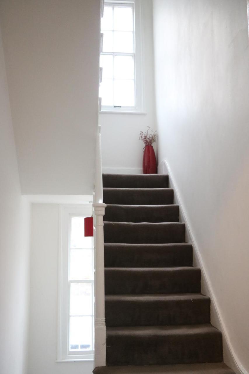 Victoria Style Flat Near Victoria Station Appartement Londen Buitenkant foto