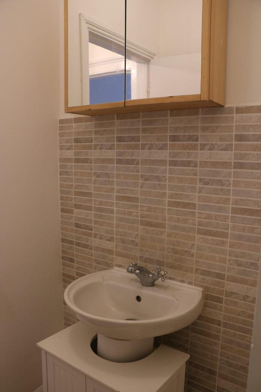 Victoria Style Flat Near Victoria Station Appartement Londen Buitenkant foto