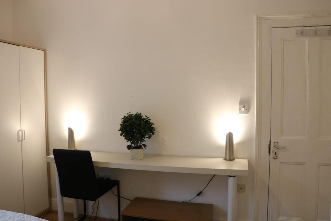 Victoria Style Flat Near Victoria Station Appartement Londen Buitenkant foto
